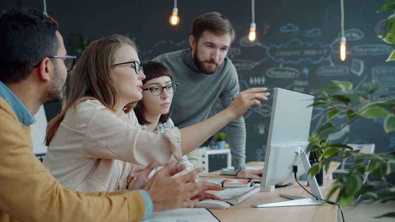 Equipo de INESEM trabajando